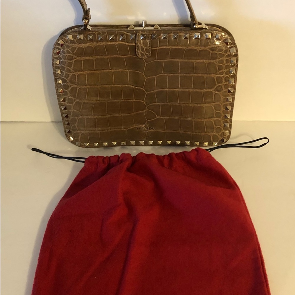 Valentino Garavani Rockstud Crocodile Hand Bag ๐ผ - Picture 3 of 12